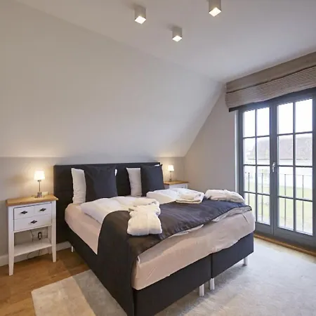 Reetland Am Meer - Luxus Reetdachvilla Mit 3 Schlafzimmern, Sauna Und Kamin E17 Dranske Exterior photo